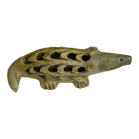 Hand Carved Soapstone Marble Alligator Crocodile Baby Inside Figurine Home Decor - Picture 8 of 8